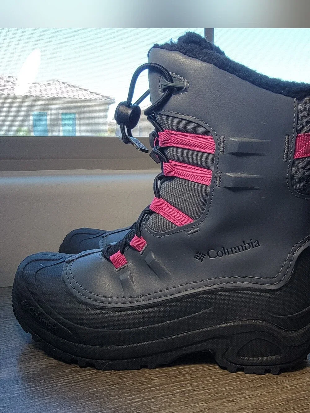 Columbia Big Kids Bugaboot Celsius Snow Boots Size 6